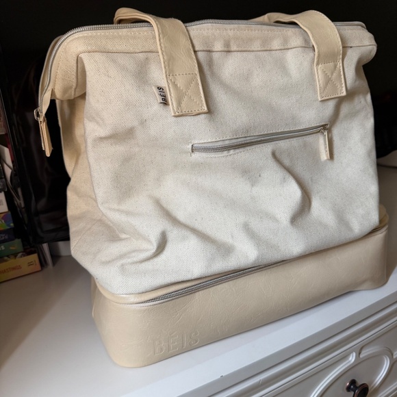 Beis Convertible Mini Weekender - Picture 2 of 7